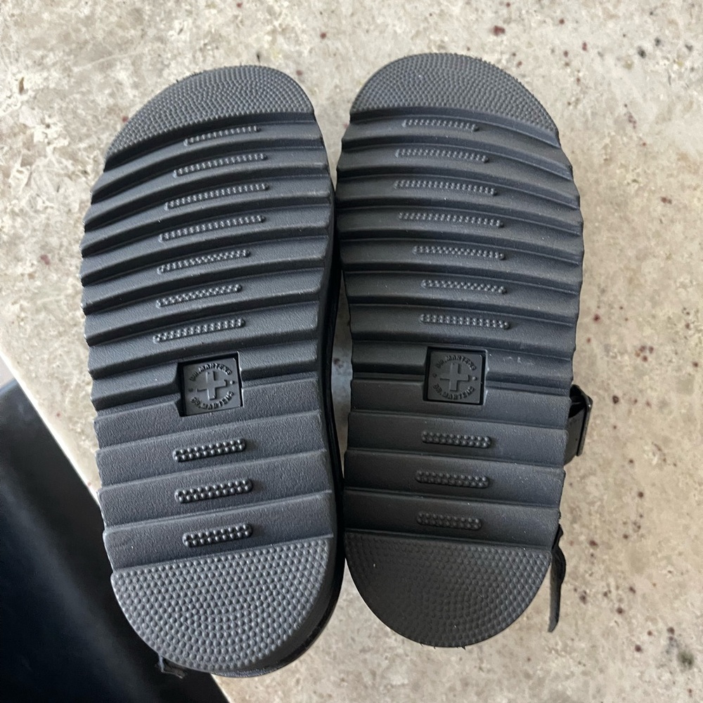 New dr. Martens Voss quad sandal - Picture 3 of 5